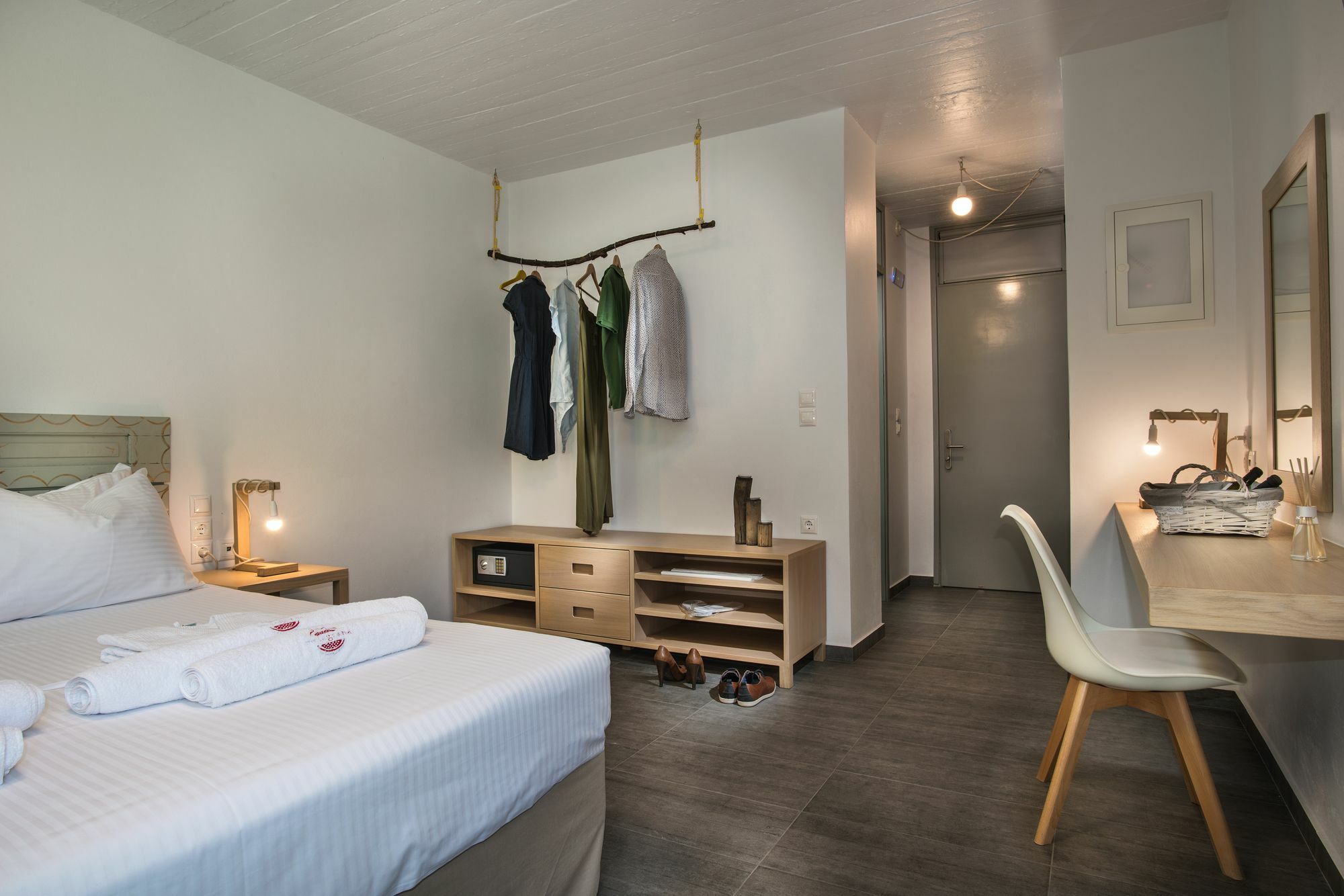 Aparthotel Melagrana Adamantas  Zewnętrze zdjęcie